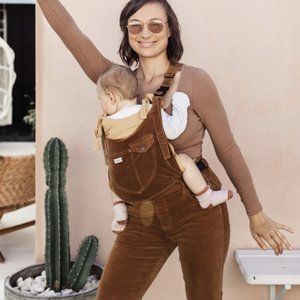 the Caramella mumsie overalls- maternity, baby carrier, and afterwards!